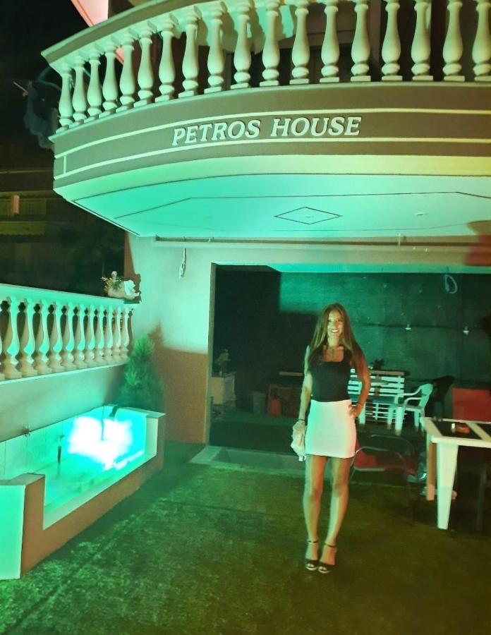 Petros House Aparthotel Sarti Luaran gambar